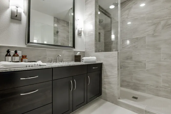 Light-Filled Principal Bathroom | The James | HOUSTON, TEXAS