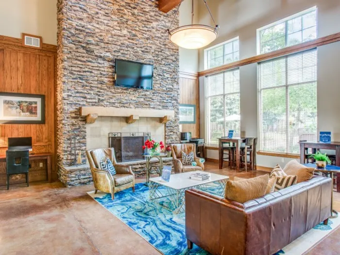 The Lodge at Spring Shadows Resident Lounge | Memorial City Living | Houston,TX Apartments