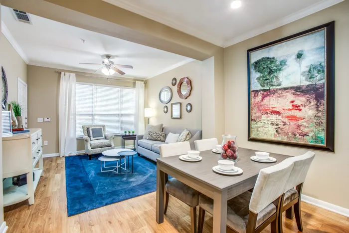 The Lodge at Spring Shadows Dining | Memorial City Living | Houston,TX Apartments