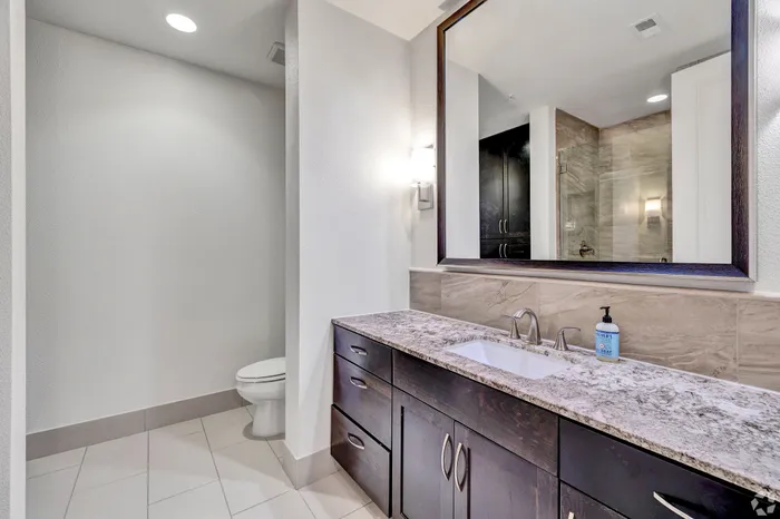Large Primary Bathroom | Houston, TX Apartments | Apartments in Houston