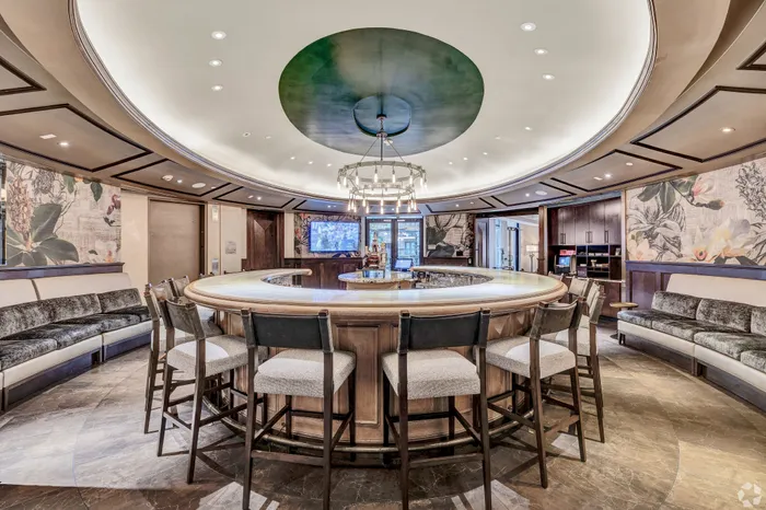 Lounge | The James | HOUSTON, TEXAS