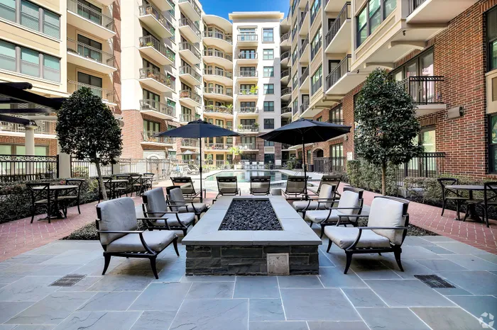 Tables & Seating by Pool | The James | HOUSTON, TEXAS