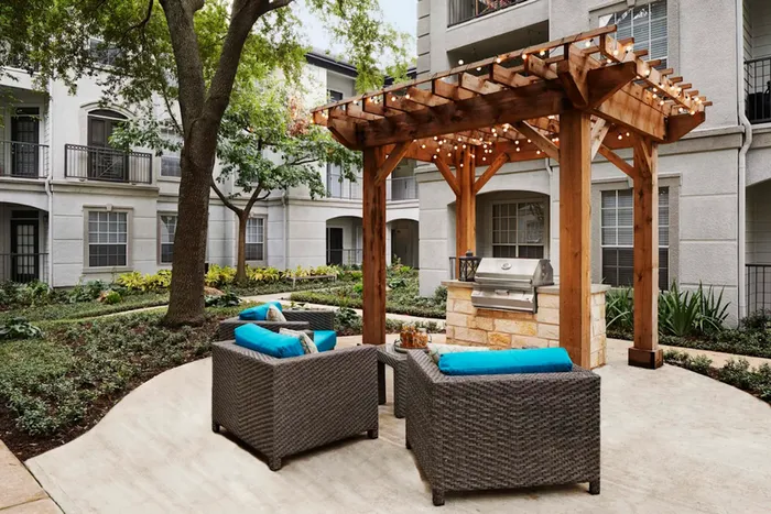 apartments in midtown | in the loop apartments | renovated apartments