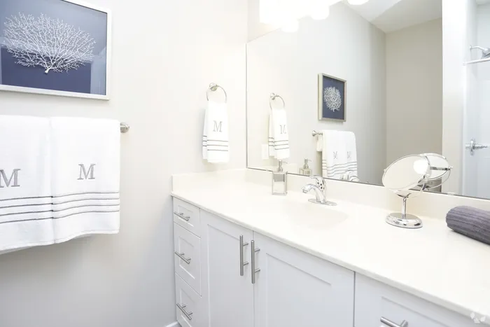 Piper Lakes Bathroom