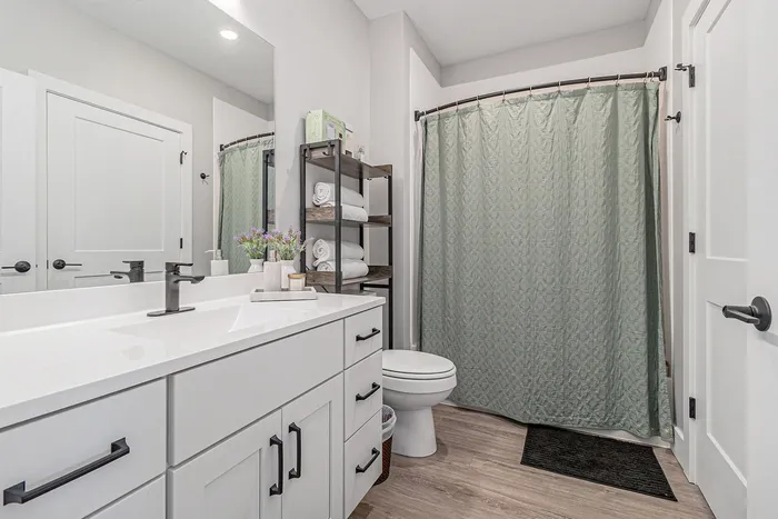 The Tribune Lofts - Bathroom