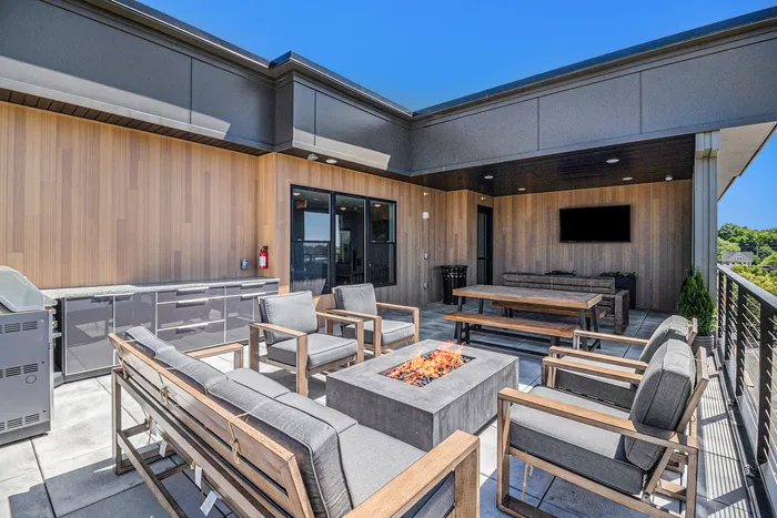 The Tribune Lofts - Rooftop Deck with Fire Pit