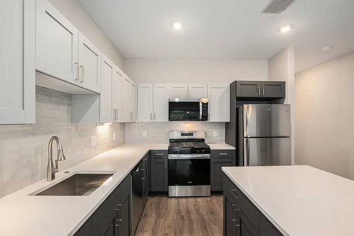 The Summit at Harvey Townhomes - Kitchen