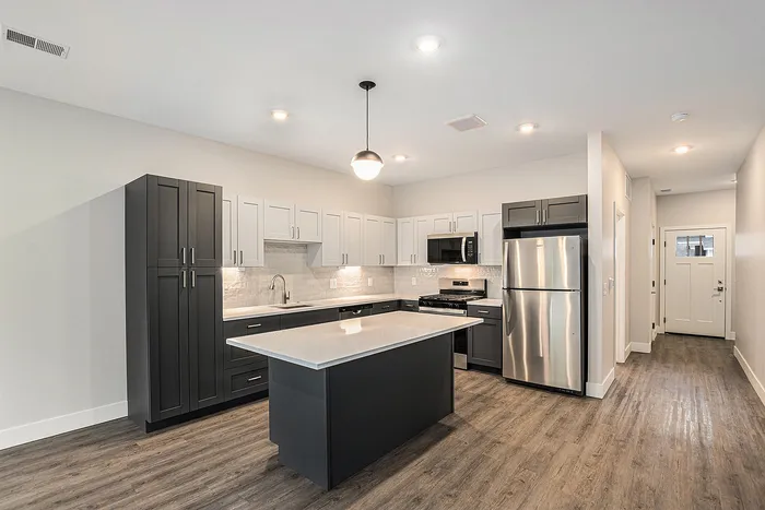 The Summit at Harvey Townhomes - Kitchen