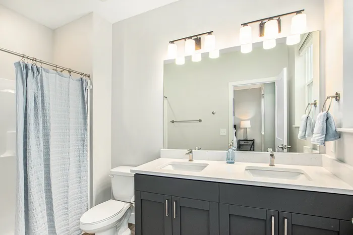 The Summit at Harvey Townhomes - Bathroom