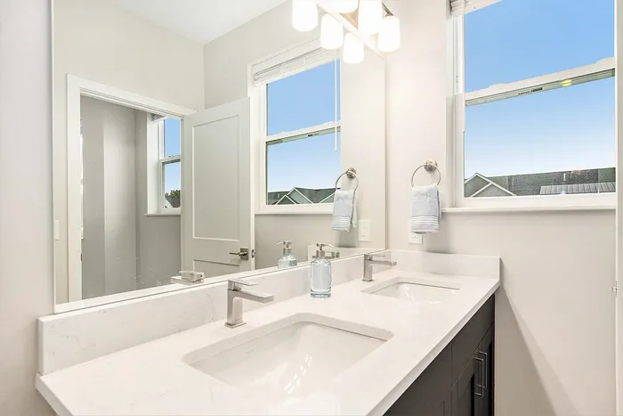 The Summit at Harvey Townhomes - Bathroom