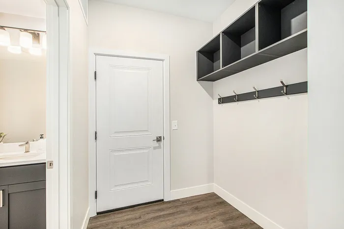 The Summit at Harvey Townhomes - Coat Nook