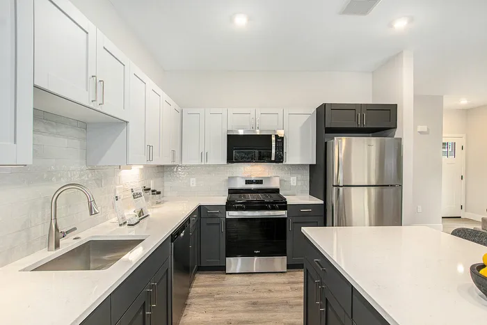 The Summit at Harvey Townhomes - Kitchen