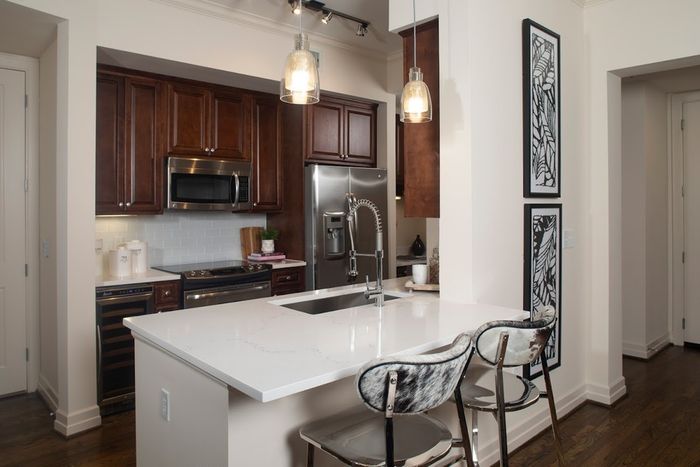 Modern Kitchen | Houston TX Apartment For Rent | The Belle Meade at River Oaks