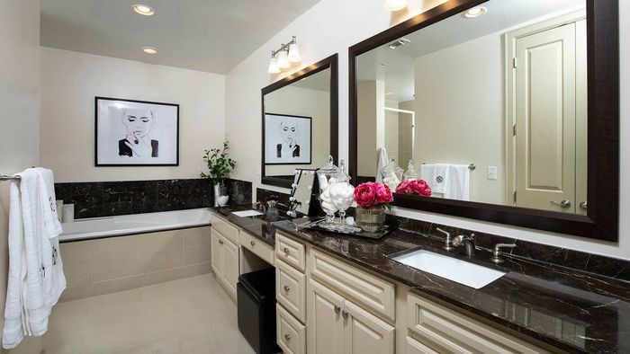Elegant Bathroom | Apartments in Houston, TX | The Belle Meade at River Oaks