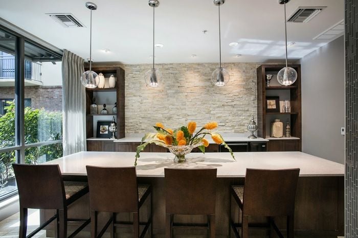 Resident Lounge & Catering Kitchen Apartments in Houston, TX | The Belle Meade at River Oaks