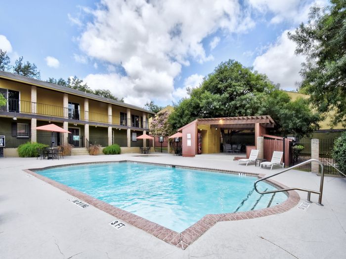 Hunter's Glen Apartments - San Antonio TX