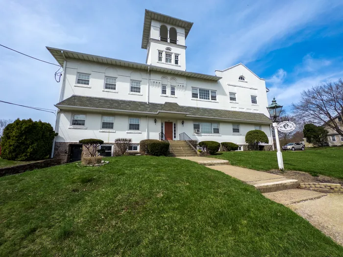 the schoolhouse at college court apartments
