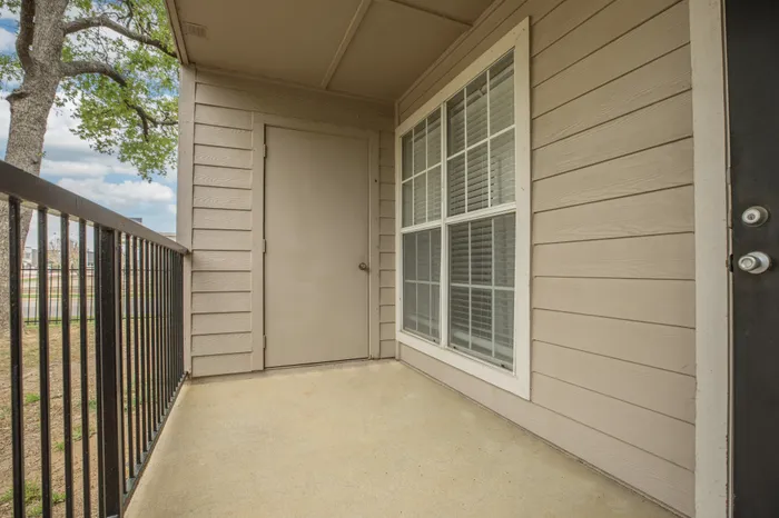 balcony with metal railing