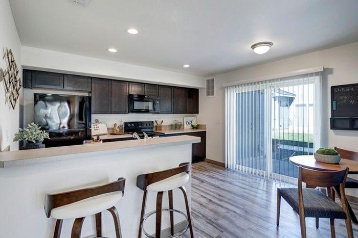 Elegant Kitchen and Dining Area | Apartments In Pasco Wa | Navigator Villas