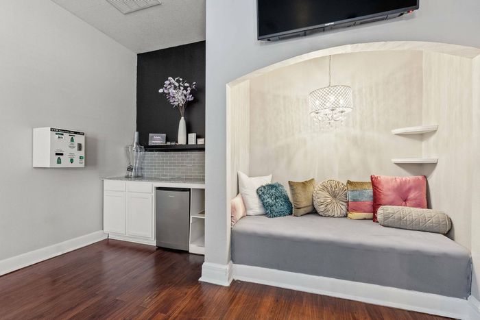 Comfortable sitting area at Avonmora Apartments in Austin, TX