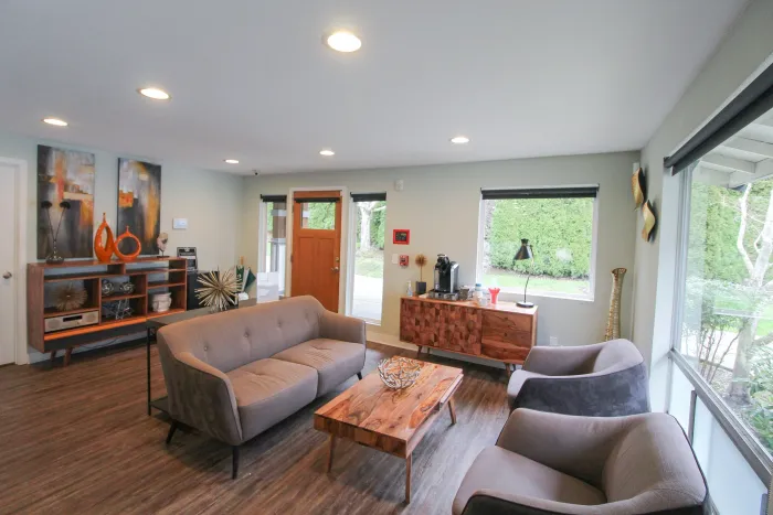 spacious contemporary living room Foster Creek Tukwila Washington