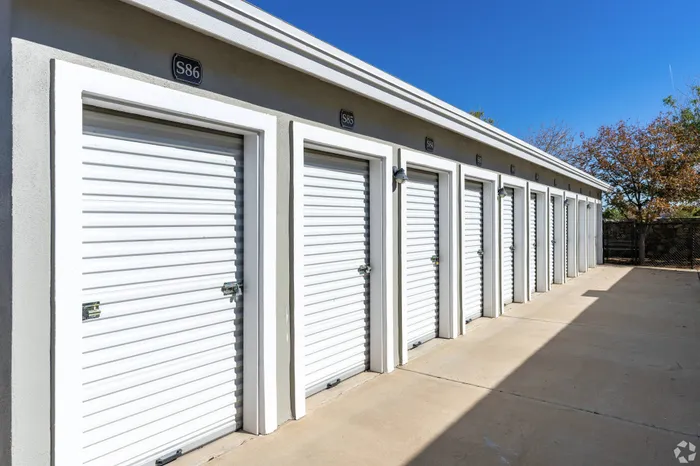Outdoor garage