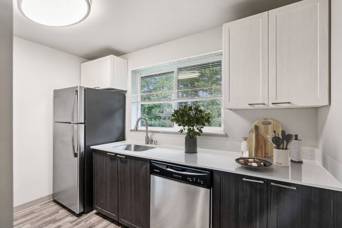 stainless steel appliances in the kitchen at Vibe Appartments