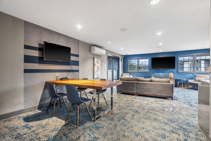 spacious seating in the clubhouse at Vibe Appartments