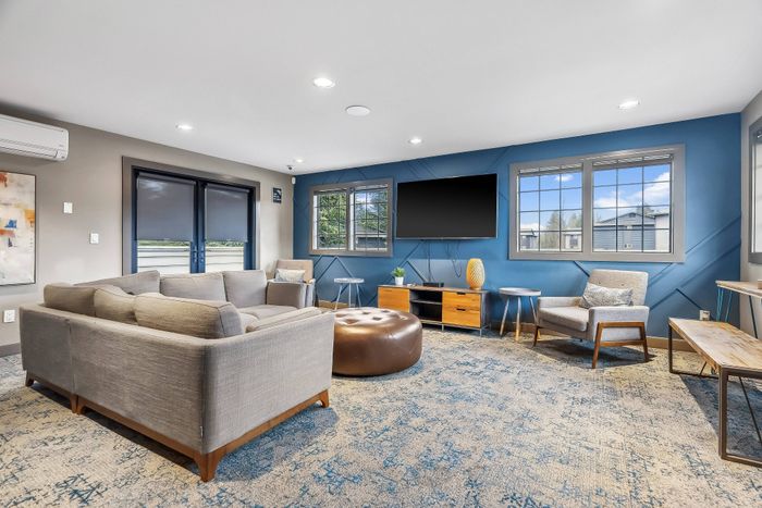 seating area in the clubhouse at Vibe Appartments
