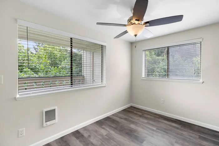 bedroom with ceilng fan