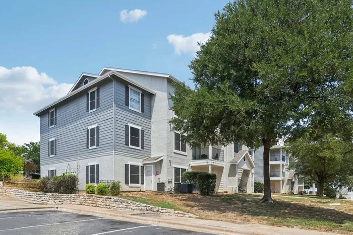 Modern exterior view of Avonmora apartments in Austin, TX