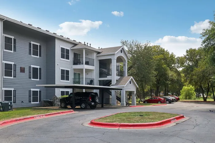 Avonmora apartments exterior building view in Austin, Texas
