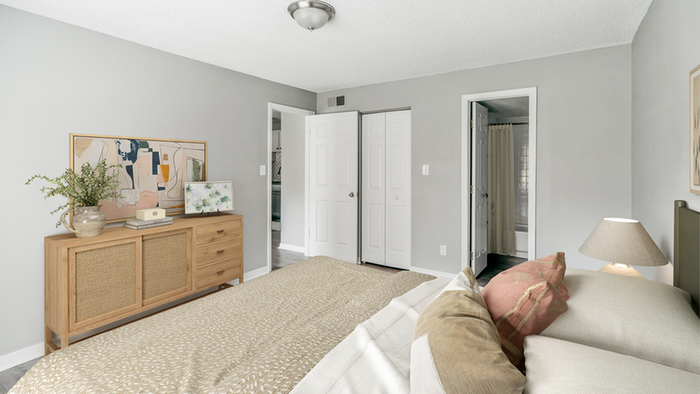 Bedroom, wood dresser, queen-size bedroom, table lamp