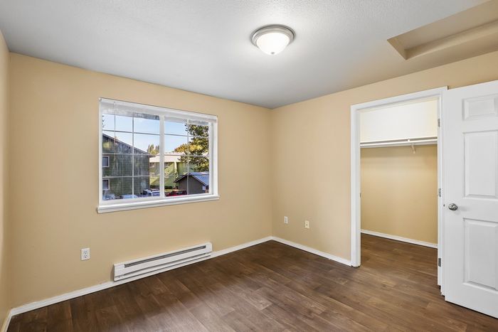 Large bedroom with walk-in closet