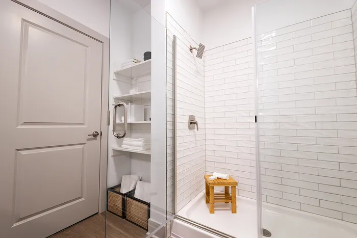 Woodburn Exchange - Modern Bathroom