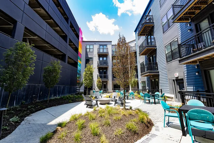 Woodburn Exchange - Outdoor Courtyard