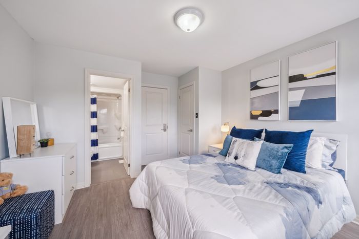 5 Bed 5 Bath Bedroom