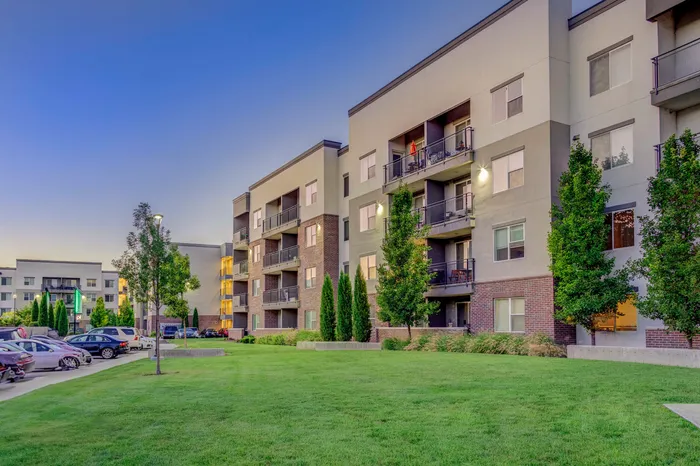 Exterior  | Parkway Lofts | Apartments near UVU
