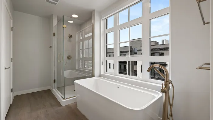 Dione | Bathroom-Main