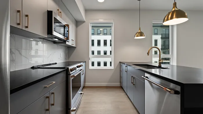Ivory | Kitchen - view2