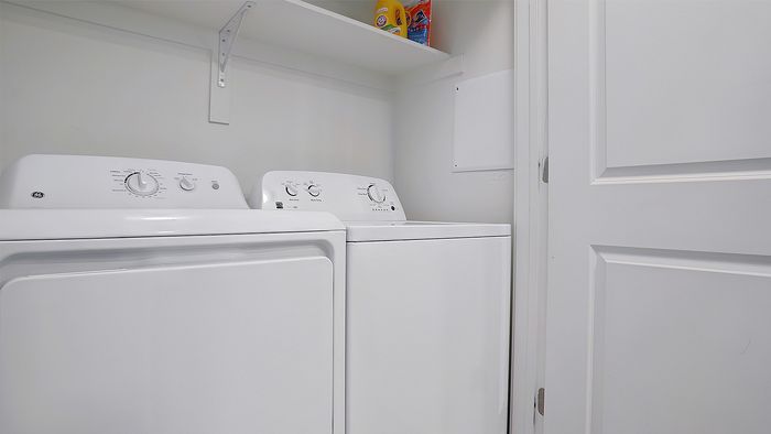 Palisades 2 bedroom apartment in-unit washer and dryer at Parkway Lofts in Orem Utah