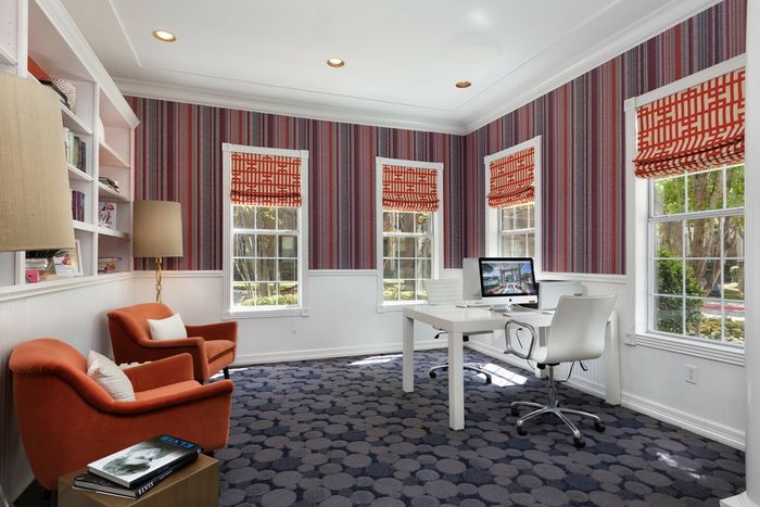 clubhouse leasing office