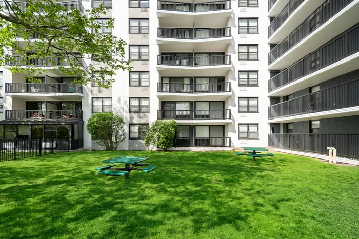 common area with outdoor seating