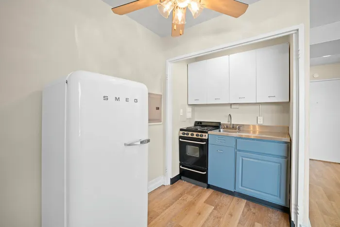 studio kitchen