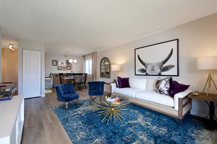 Lombard Apartments Living Room - Residences at Lakeside