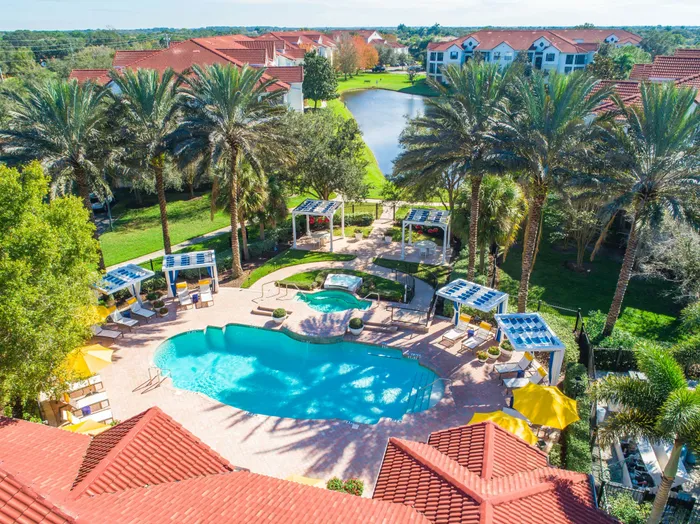 Sarasota Apartments Pool View - Saratoga Place