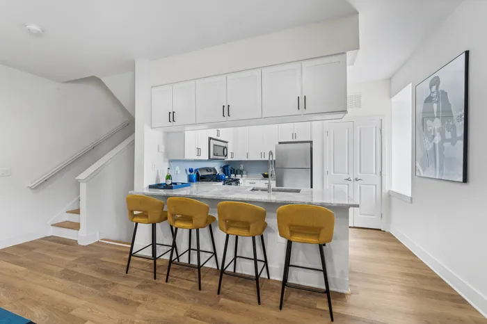 kitchen breakfast bar
