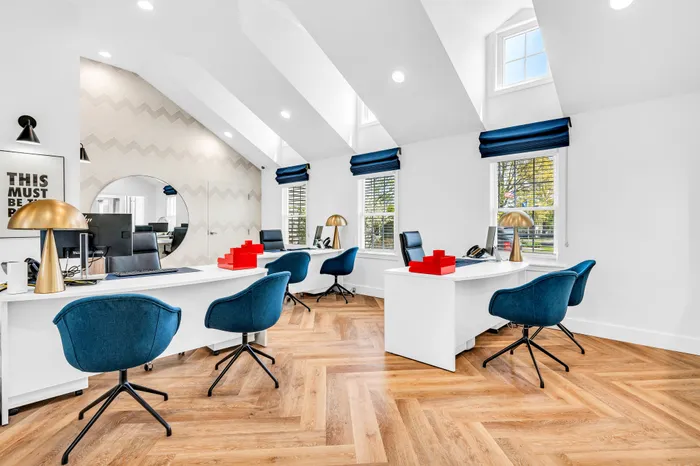 clubhouse leasing office