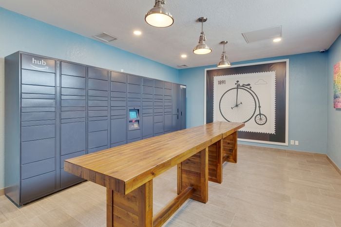 Mail Delivery Room