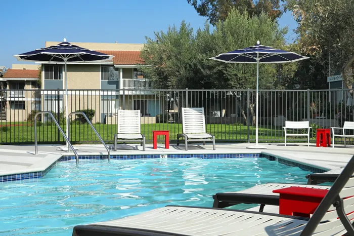 Pool Seating